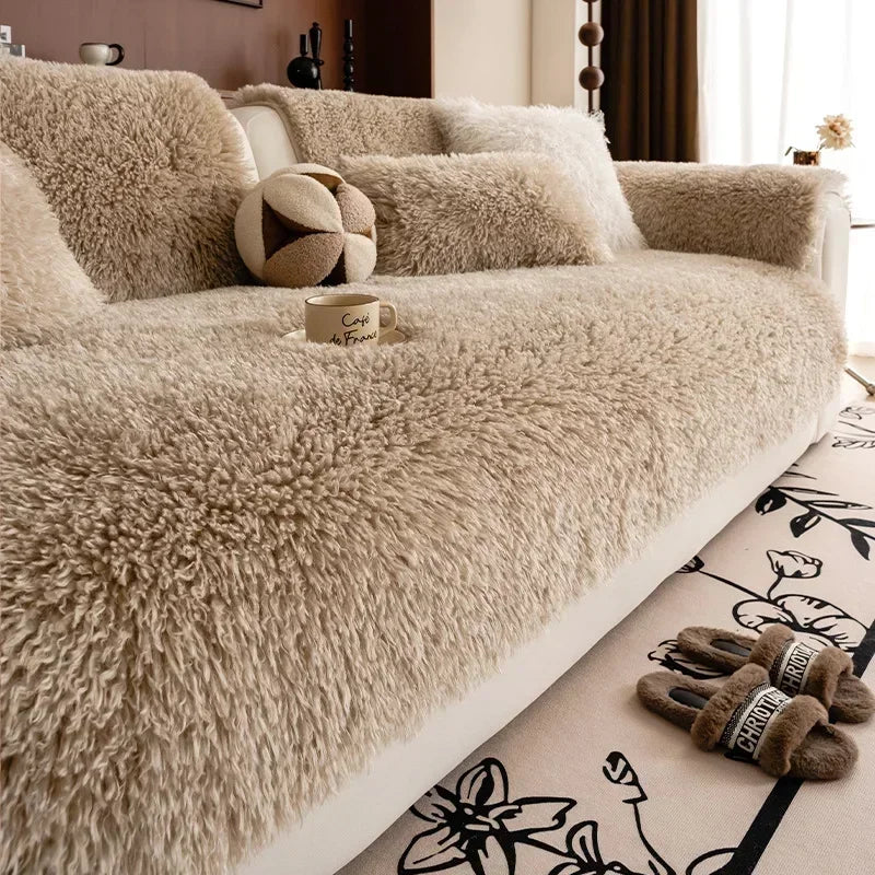 WoolHaven – Luxurious Faux Lambswool Sofa Cover